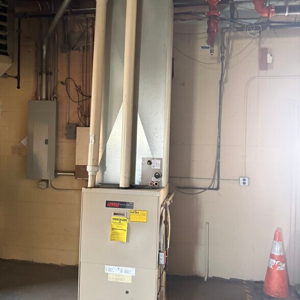 More Photos Of 1410 Lincoln Ave, Utica Manufacturing For Sale