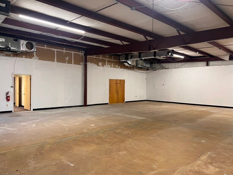 More Photos Of 5072 Edgewater Dr, Orlando Service For Lease