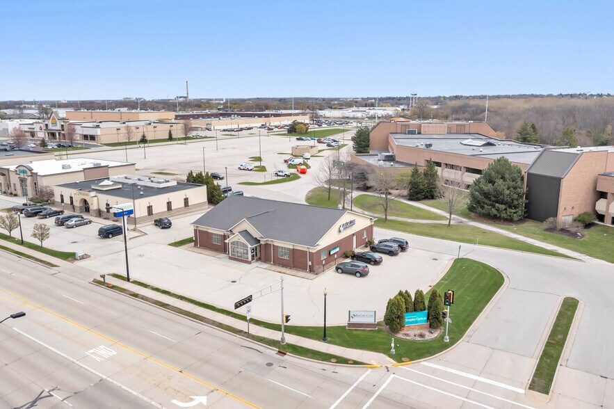 More Photos Of 2411 Holmgren Way, Green Bay Healthcare For Lease