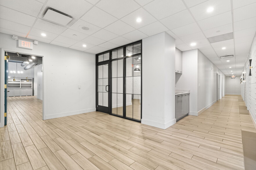 More Photos Of 1528 Walnut St, Philadelphia Office For Lease