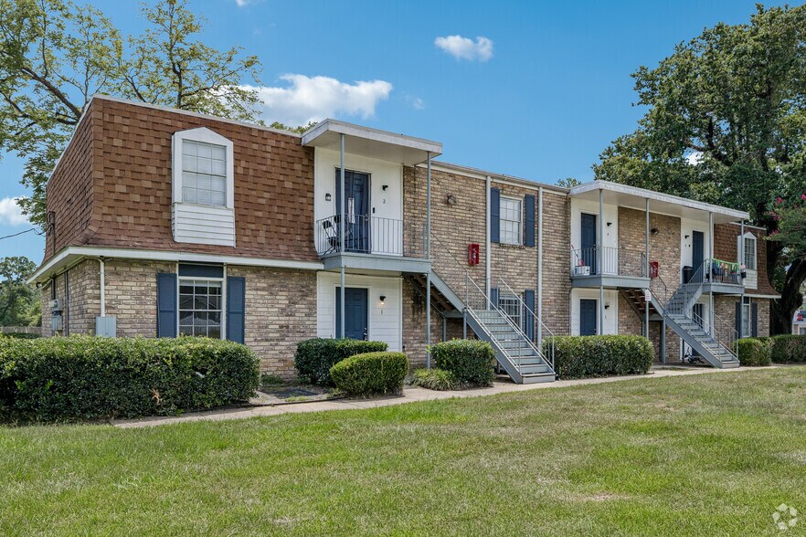 Primary Photo Of 6601 Old Shell Rd, Mobile Apartments For Sale