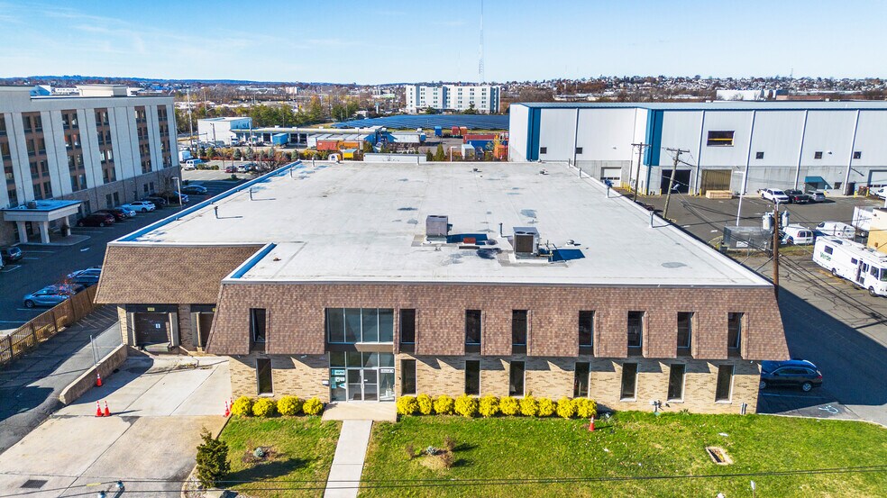 More Photos Of 310 Paterson Plank Rd, Carlstadt Manufacturing For Lease