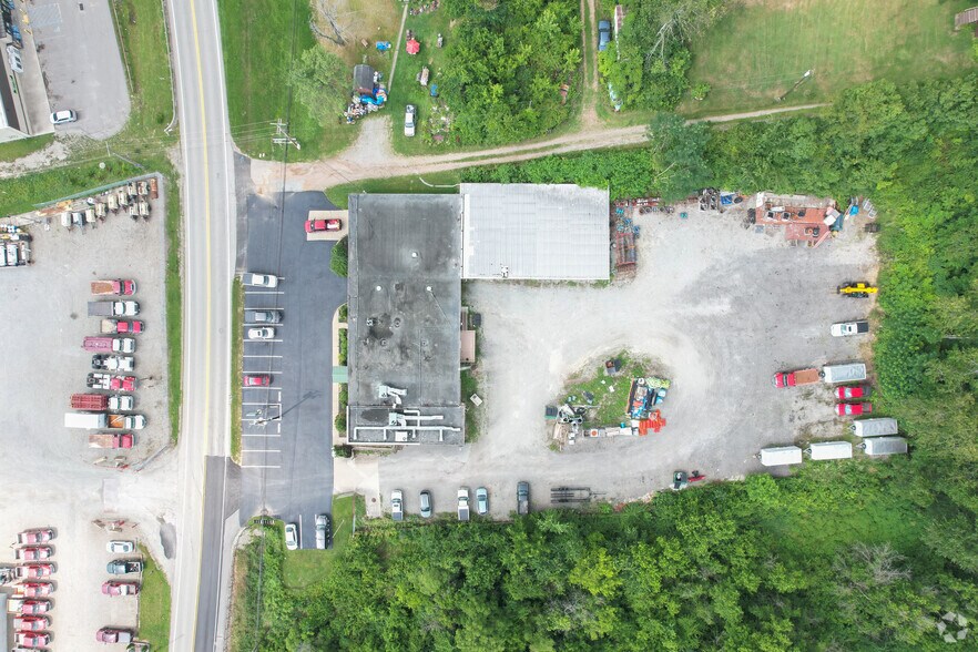 More Photos Of 2155 Park Ave, Washington Light Distribution For Lease