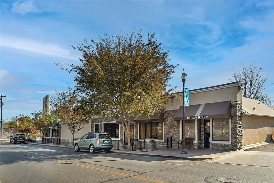 More Photos Of 561 1st St, Brentwood Storefront Retail Office For Sale