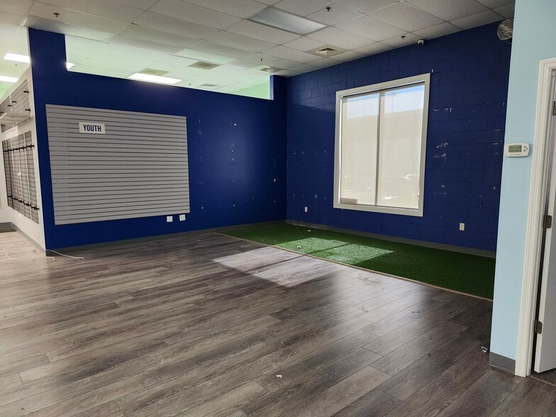 More Photos Of 702 Mall Blvd, Savannah Loft Creative Space For Lease