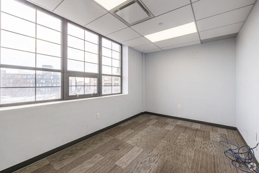 More Photos Of 33-24 Northern Blvd, Long Island City Loft Creative Space For Sale