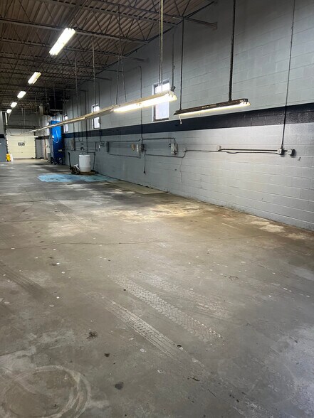 More Photos Of 115-119 Joey Dr, Elk Grove Village Warehouse For Sale