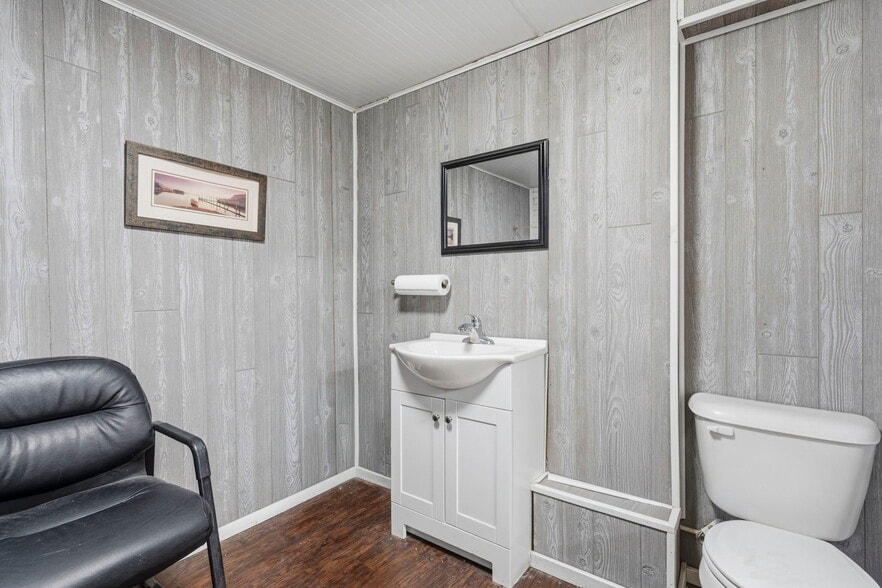 More Photos Of 5601 S Campbell Ave, Springfield General Retail For Sale