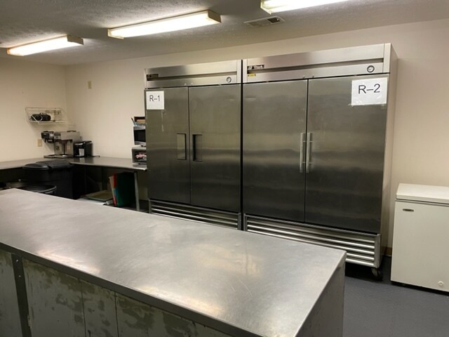 More Photos Of 9055 & 9067 Veterans Parkway, Columbus Specialty For Lease