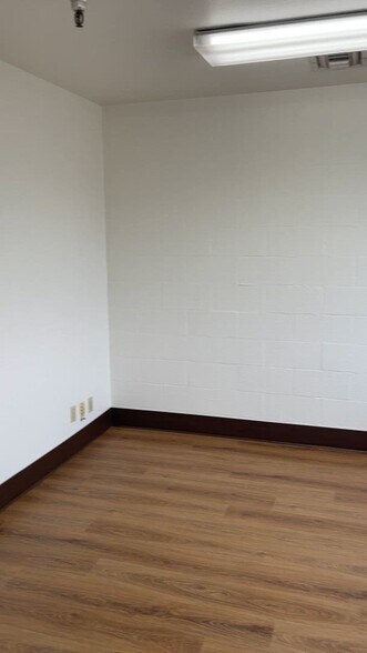 Primary Photo Of 5436 Cleon Ave, North Hollywood Warehouse For Lease