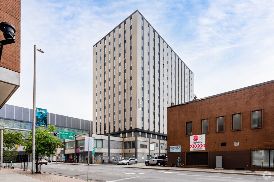 More Photos Of 1-5 Nicholas St, Ottawa Office For Lease