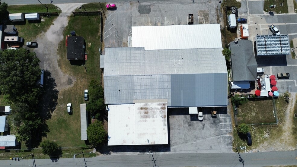 More Photos Of 936 Edith Ave, Lakeland Industrial For Sale