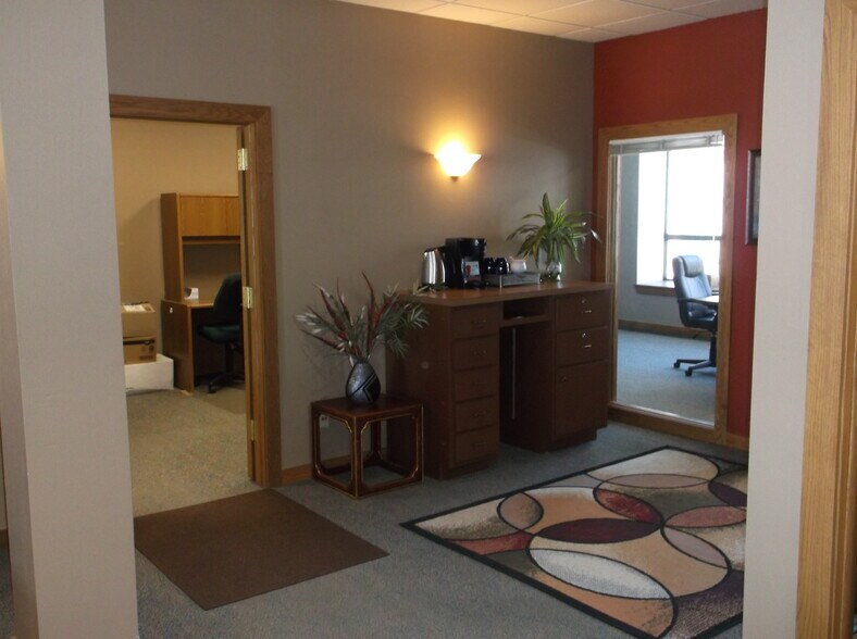 More Photos Of 600 S Main St, Oshkosh Office For Lease