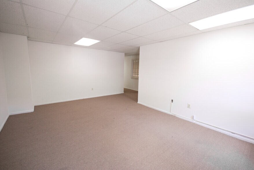 More Photos Of 11303 Amherst Ave, Wheaton Office Residential For Sale