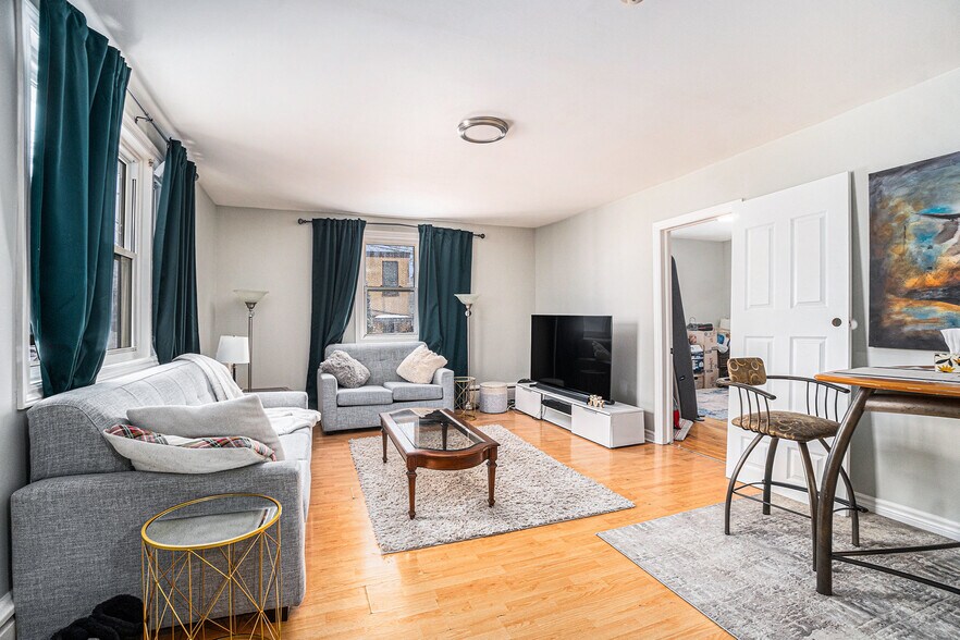 More Photos Of 331 Mona Av, Ottawa Apartments For Sale