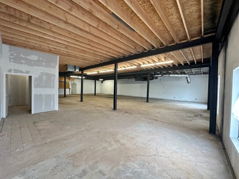 More Photos Of 1600 Linwood Blvd, Oklahoma City Office For Lease