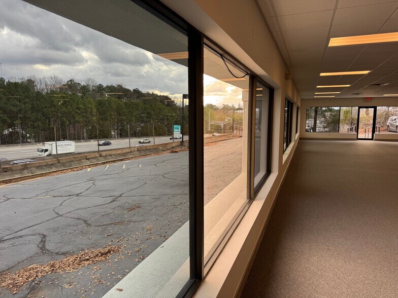 More Photos Of 2707 Buford Hwy, Atlanta Office For Sale
