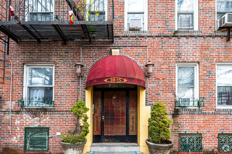 More Photos Of 9815 34th Ave, Corona Apartments For Sale