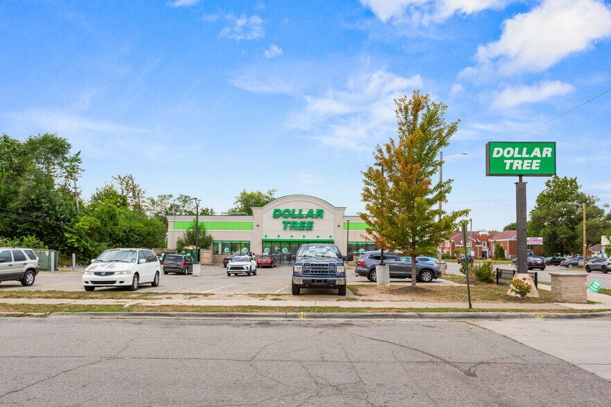 Primary Photo Of 18611 Joy Rd, Detroit Freestanding For Sale
