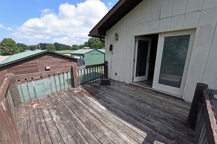 More Photos Of 10 Deer Crossing Trl, Blairsville Office For Sale