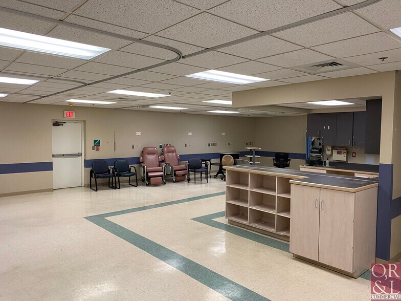 More Photos Of 4 Northwestern Dr, Bloomfield Medical For Lease