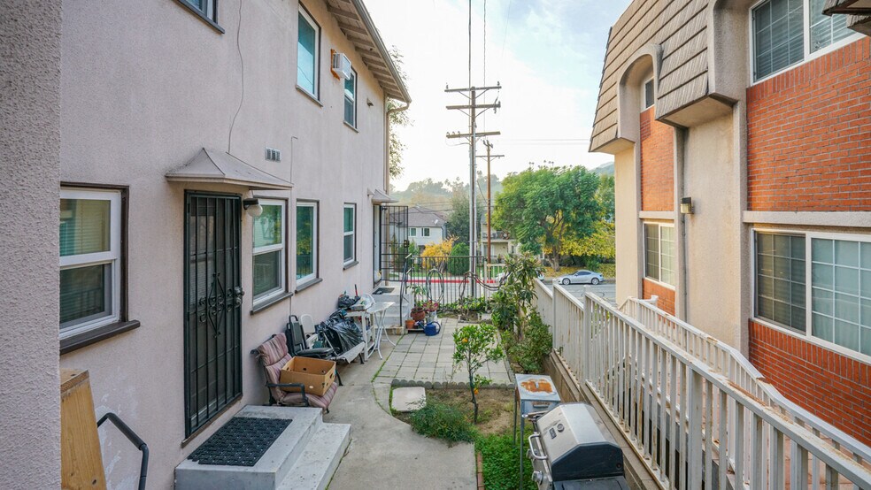 More Photos Of 1801-1809 Verdugo Loma Dr, Glendale Apartments For Sale
