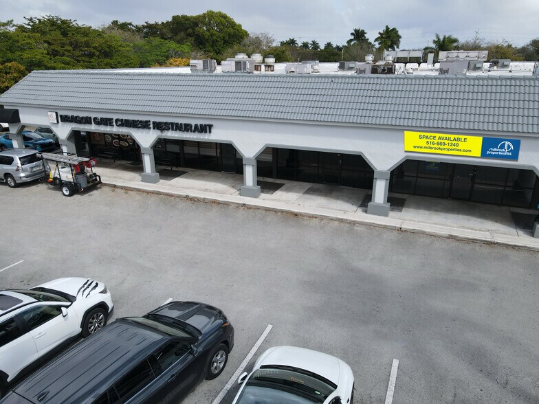 More Photos Of 11210-11300 Pines Blvd, Pembroke Pines Unknown For Lease
