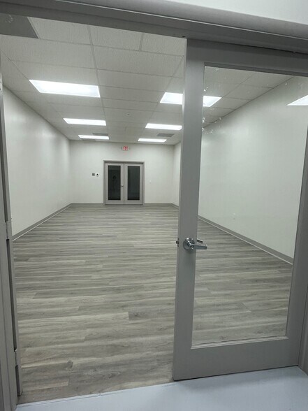 More Photos Of 4350 Oakes Rd, Davie Flex For Lease