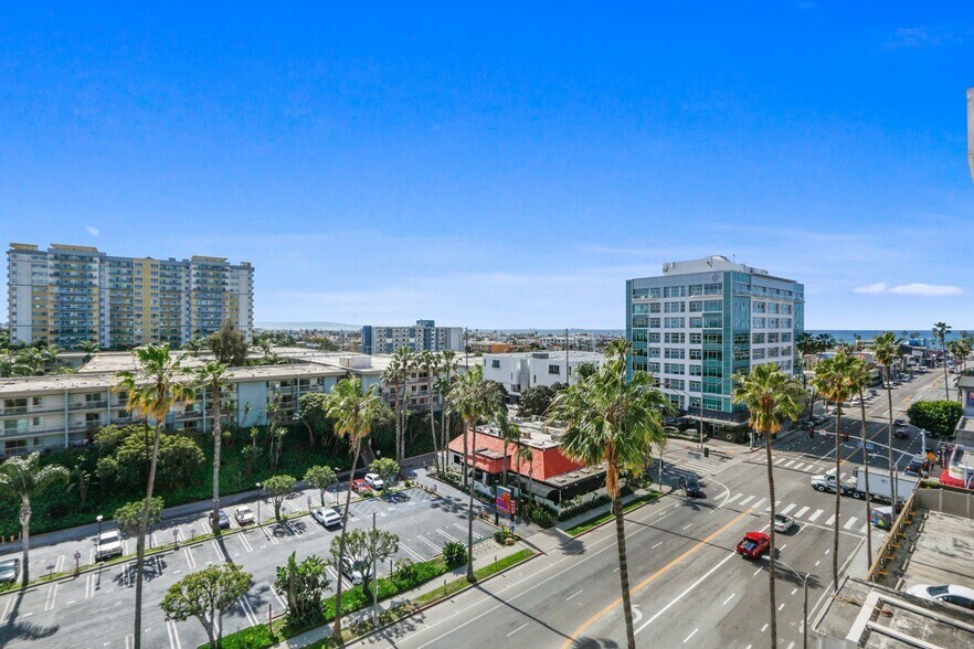 More Photos Of 415-425 Washington Blvd, Marina Del Rey Apartments For Lease