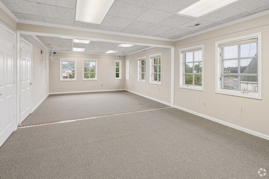 More Photos Of 3920 Plank Rd, Fredericksburg Office Residential For Sale