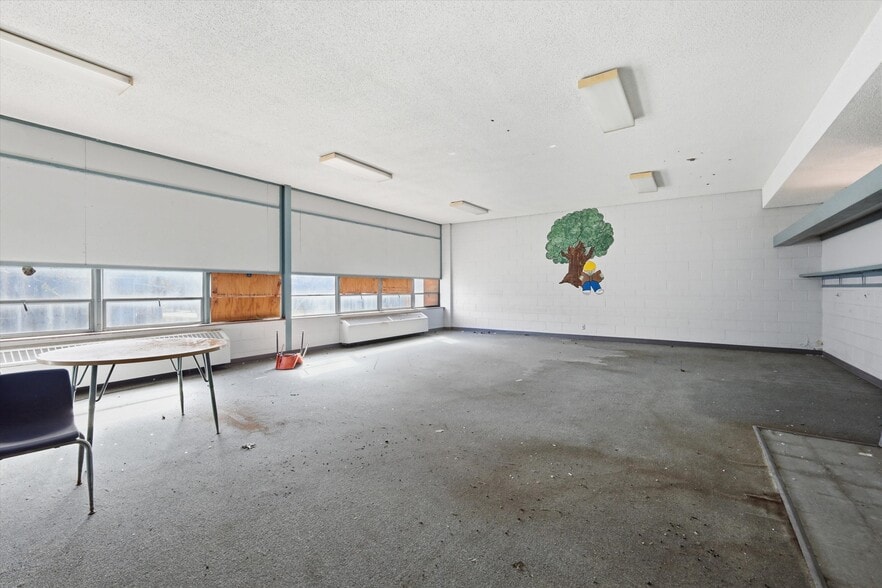 More Photos Of 1009 W Pacific, Osawatomie Schools For Sale