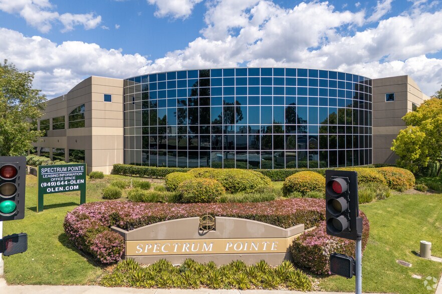 Primary Photo Of 2 South Pointe Dr, Lake Forest Office For Lease