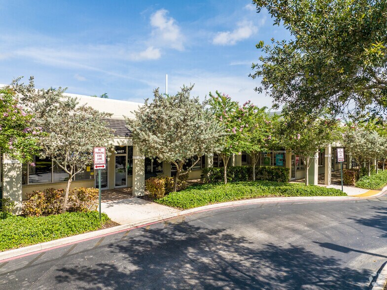 More Photos Of 1341-1663 S University Dr, Plantation Unknown For Lease