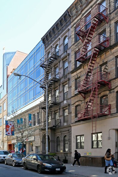 More Photos Of 164 W 83rd St, New York Apartments For Sale