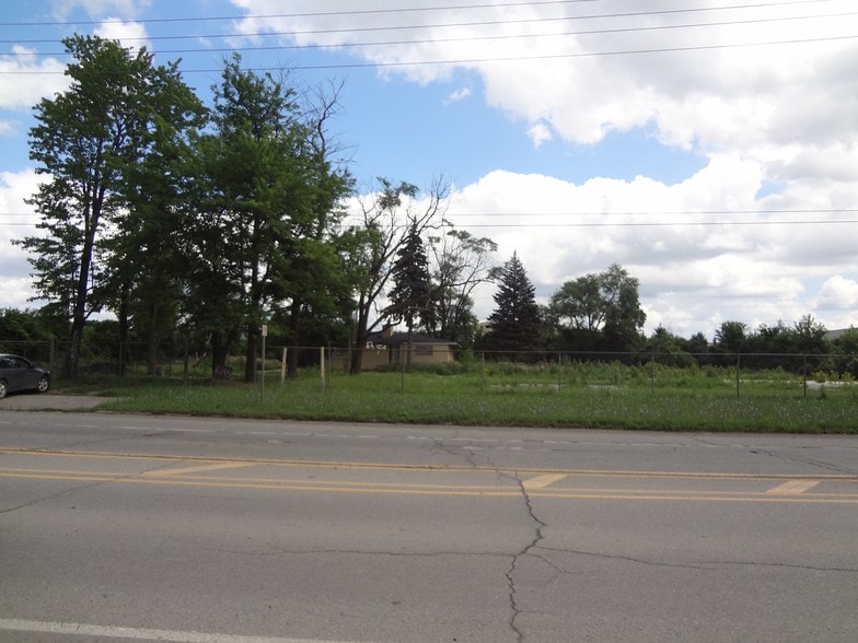 More Photos Of 6045 Haggerty Rd, Belleville Land For Lease