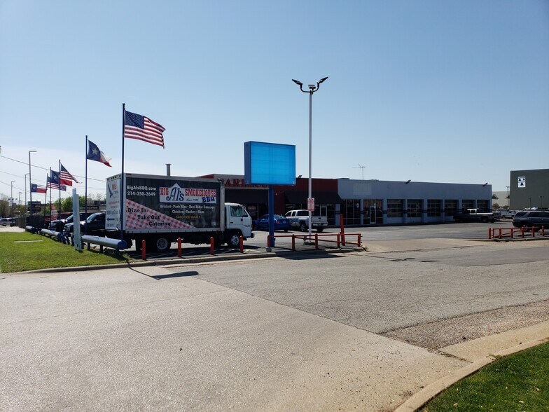 More Photos Of 3317 Inwood Rd, Dallas Auto Repair For Lease