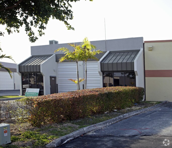 More Photos Of 10852 SW 188th St, Cutler Bay Warehouse For Lease