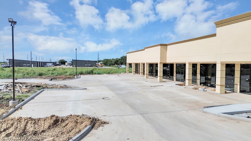 More Photos Of 3420 FM 723, Rosenberg Storefront For Lease