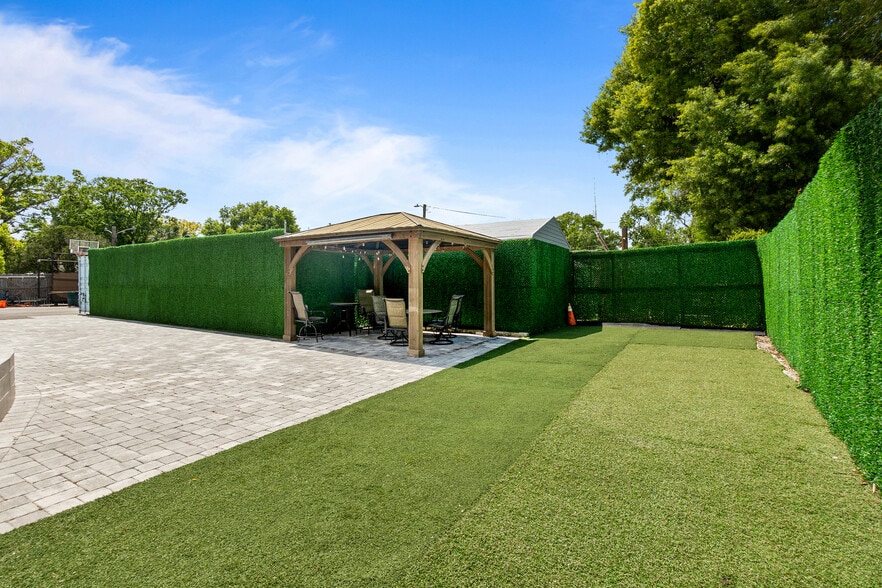 More Photos Of 5424 Edgewater Dr, Orlando Flex For Lease