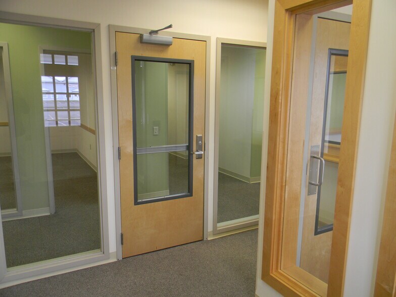 More Photos Of 195 Russell St, Hadley Medical For Lease