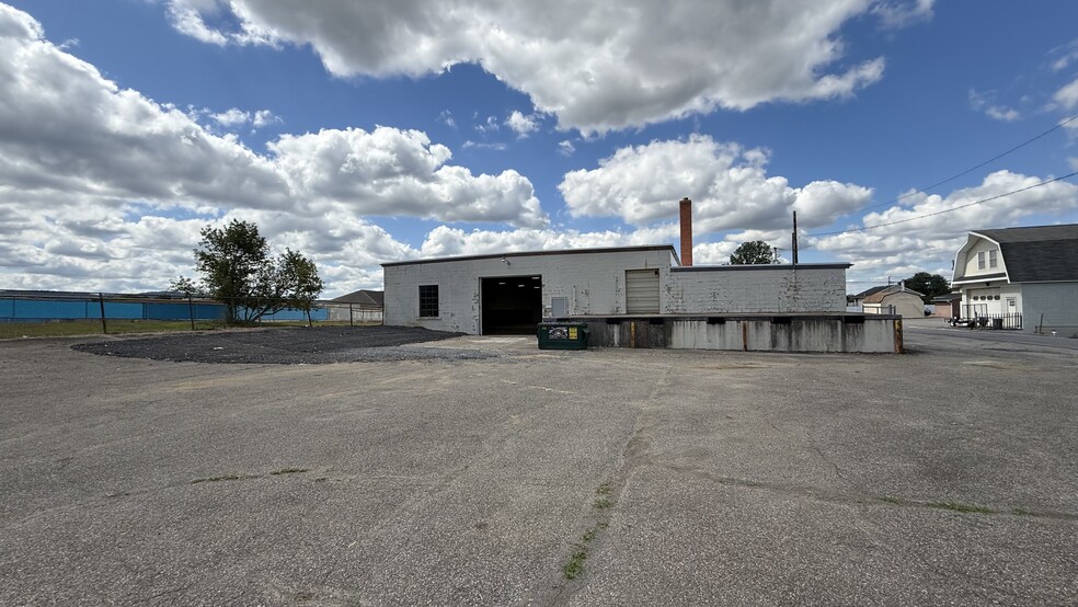 More Photos Of 1350 Balata St, Easton Warehouse For Sale