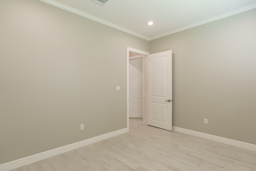 More Photos Of 10401 S Mason Rd Building B, Richmond Medical For Sale