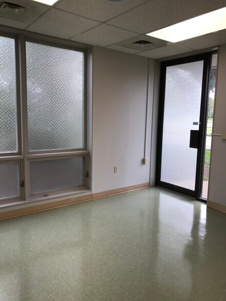 More Photos Of 4520 Oberlin Ave, Lorain Medical For Sale