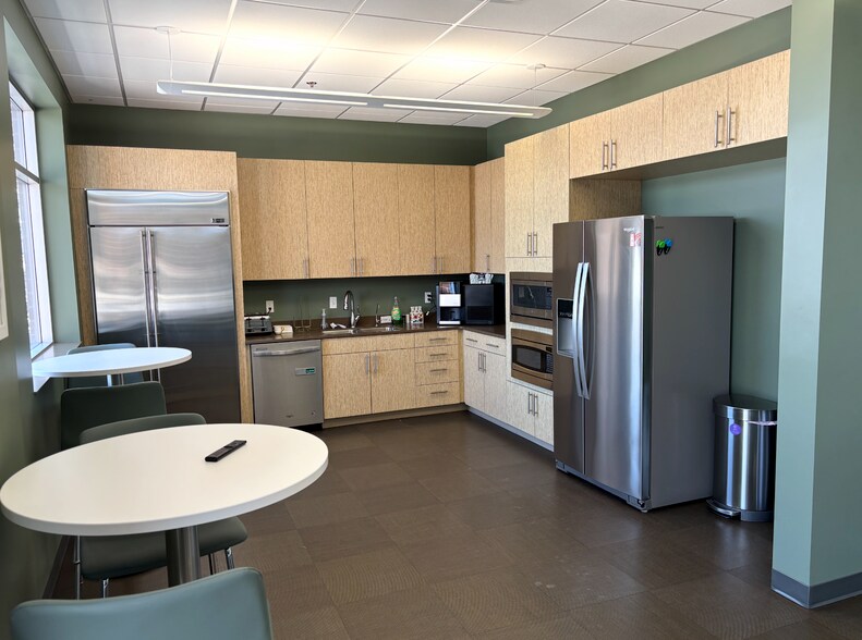 More Photos Of 4020 E Beltline Ave NE, Grand Rapids Medical For Sale