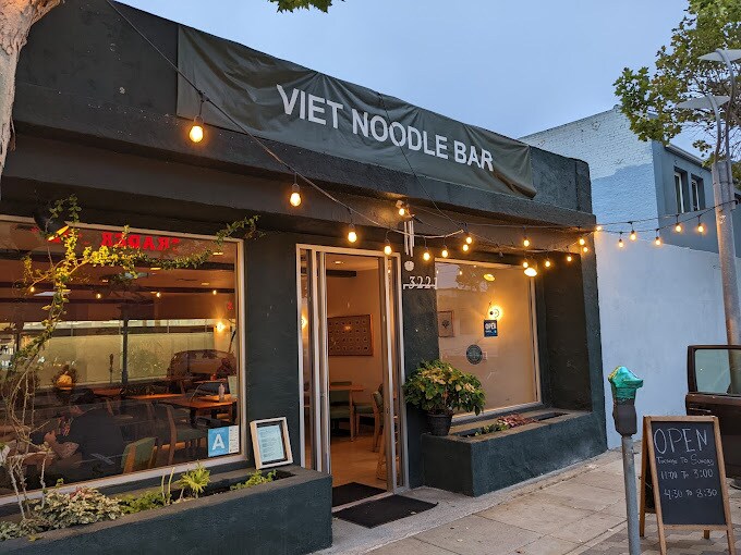 More Photos Of 3221 Pico Blvd, Santa Monica Storefront For Lease