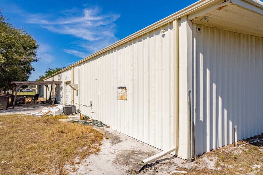 More Photos Of 106 Adams St, Auburndale Warehouse For Sale