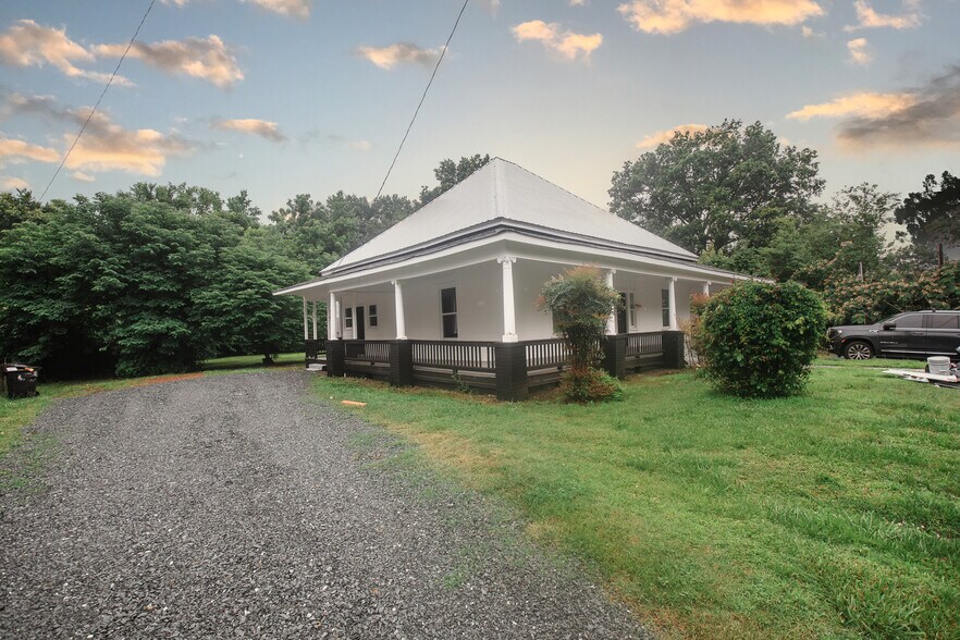 More Photos Of 707 W Phifer St, Monroe Apartments For Sale