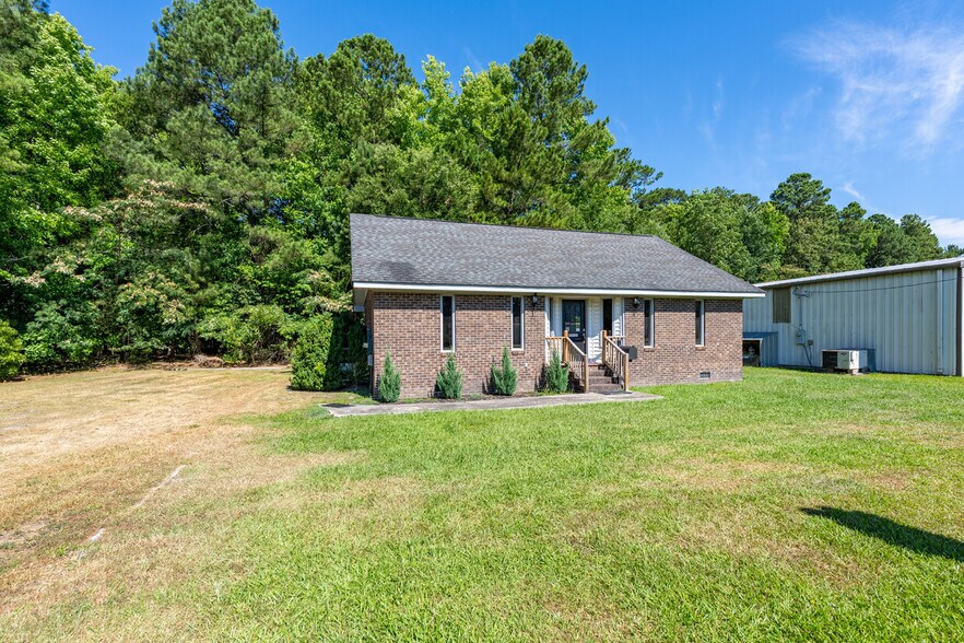 More Photos Of 4334 S Hathaway Blvd, Rocky Mount Medical For Lease