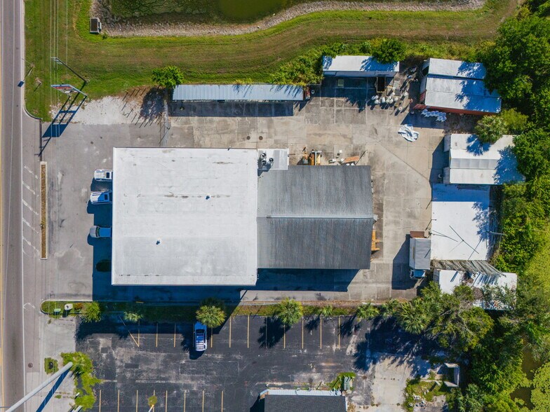 More Photos Of 204 44th Ave E, Bradenton Freestanding For Lease