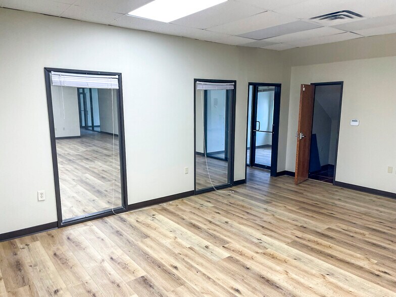 More Photos Of 2099 N Collins Blvd, Richardson Office For Lease